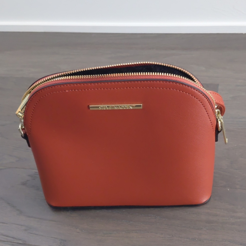 Orange Steve madden crossbody never worn!